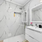 Beachfront First Line Modern With Ac *