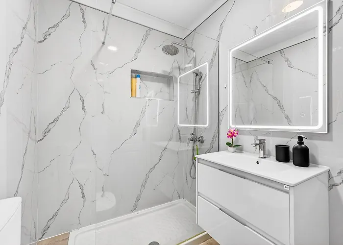 Beachfront First Line Modern With Ac *