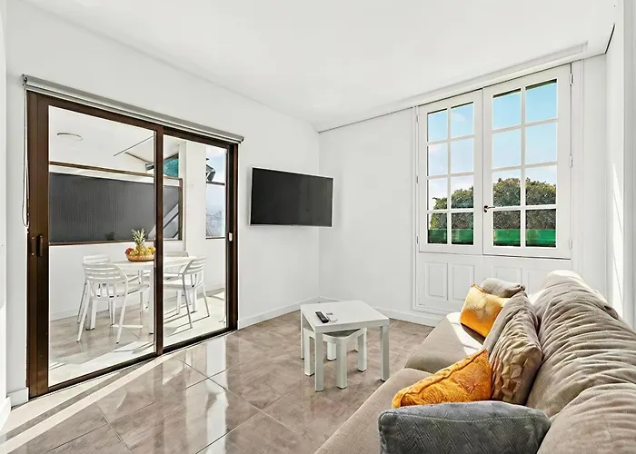 Beachfront First Line Modern With Ac דירה *